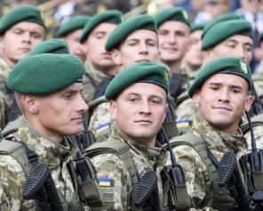 Переполненные военкоматы: количество добровольцев превышает потребность