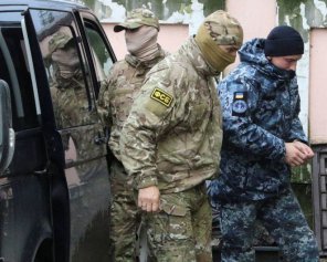 Россияне пообещали пустить к пленным украинским морякам консулов