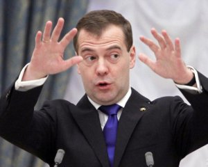 Медведев рассказал об убытках РФ от санкций
