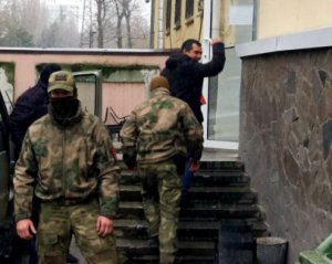 Суд арестовал крымскотатарского адвоката
