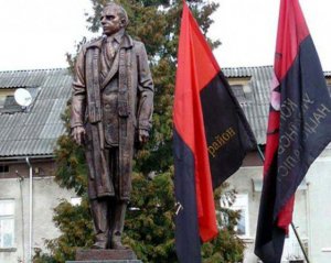 Политолог объяснил, почему Бандере не стоит давать Героя Украины