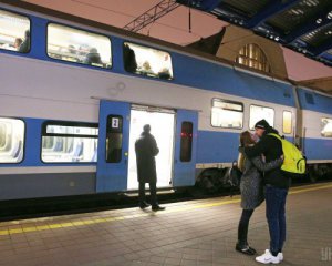 Укрзализныця запустит дополнительные поезда на праздники: когда и куда