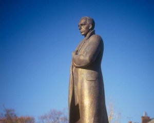 Если Россия продолжить воровать, то памятник Бандере появится в Хабаровске - Вятрович