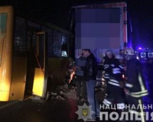 Смертельна ДТП із маршруткою: показали відео з автобуса у перші хвилини після зіткнення (18+)