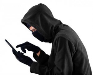 Жителя Карлівки обдурили шахраї — втратив 27 тис. грн