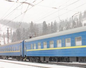 Аварія на залізниці під Києвом: ускладнено рух потягів