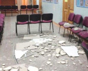 В Крыму на учеников упал потолок