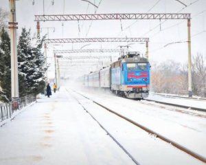 Укрзализныця открыла продажу билетов на пять дополнительных поездов