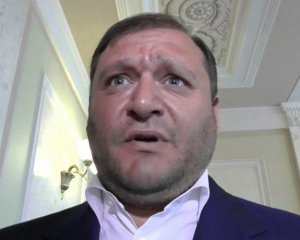 Добкин и Бойко в негодовании, Яценюк приветствует Порошенко: как политики реагируют на Объединительный собор