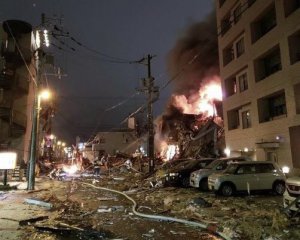 У Японії вибухнула й обвалилася будівля кафе, десятки постраждалих