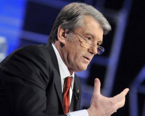 Ющенко: Научитесь уважать духовное, а не сало с колбасой