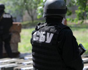СБУ на Донбассе обнаружила схрон с взрывчаткой возле школы
