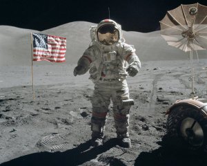 110 кг каміння зібрали під час висадки на Місяць