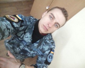 Полоненому моряку відмовили в дзвінку до мами