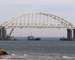 Українські військові кораблі знову підуть у Керченську протоку