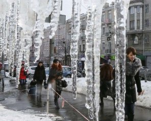 Вдягайте відповідне взуття, беріть парасольки та дивіться вгору