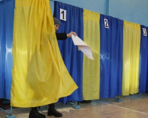 В Украине начались первые выборы в объединенных территориальных громадах