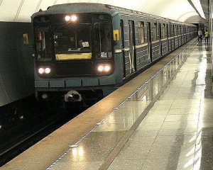В новогоднюю ночь метро будет работать на три часа дольше