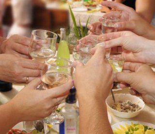 Алкомарафон: как правильно пить в новогоднюю ночь