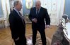 Лукашенко зробив подарунок Путіну до свят: 4 мішки картоплі