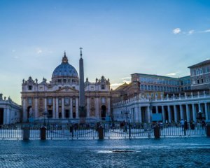 Відставка під ялинку: у Ватикані перестановки