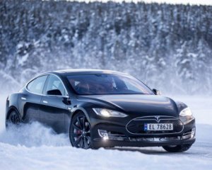 Tesla снизила цены на все электрокары