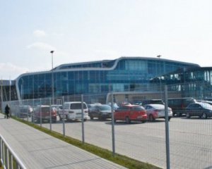 В аеропорту Львова сталася НП з пасажирським літаком
