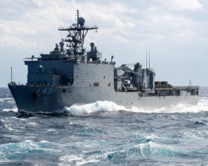 В Черное море идет десантный корабль ВМС США