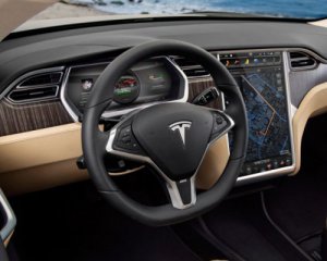 Tesla знижує ціни на всі свої автомобілі