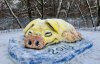 Желтая свинья и казак в вышыванке: дендропарк впечатляет снежными скульптурами