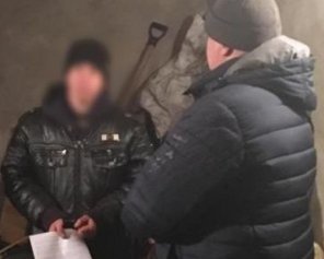 Поліцейські крали пальне з вантажівок