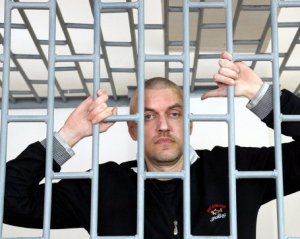 Проблемы с ногами и рак кожи - Денисова сообщила о здоровье узника Кремля