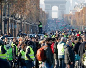 Антиурядові протести у Франції: влада мобілізувала 80 тис. поліцейських