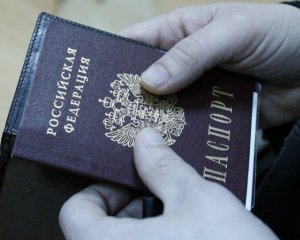 Путін обіцяє власникам фейкових паспортів ЛНР і ДНР російське громадянство