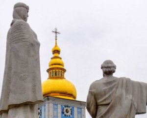 У Порошенко назвали количество приходов, которые оставили русскую церковь