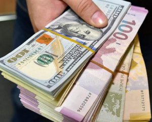 Украинцы активно скупают валюту