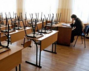 Призупинили навчання у 13 школах Києва
