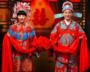 &quot;Шлюбний ринок&quot; та мода на куртизанок: українка здивувала китайськими звичаями
