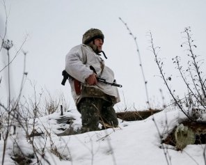 Українських бійців на Донбасі тривожив снайпер