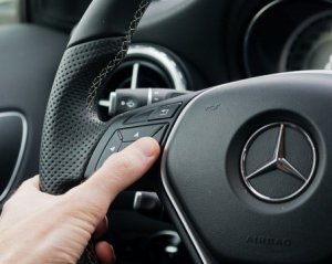 Mercedes  зводить завод з виробництва акумуляторів