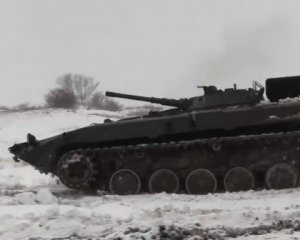 "Екіпажі завжди напоготові" - механіки-водії вчились "сідлати" БМП-2