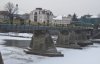 Миниатюрные уличные фигурки и ледяной мост: показали зимові фото затишного Ужгорода