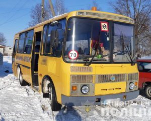 Дети массово отравились по дороге в школу