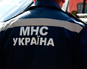 Из-за непогоды спасатели в Карпатах не могут найти погибшего туриста