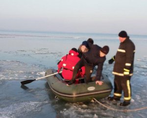 4 детей спасли с дрейфующей льдины