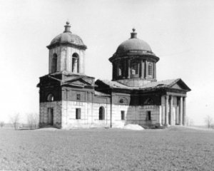 Показали руїни давнього храму серед поля на Полтавщині