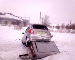 Смерть на железной дороге - иномарка попала под поезд