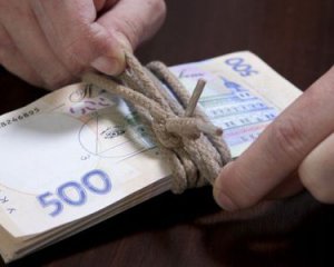 Порахували, скільки заробляють українці