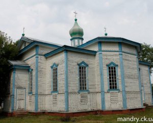 Перша церква на черкаському Лівобережжі залишила Московський патріархат