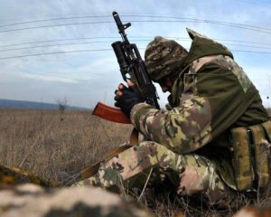Целился в голову из автомата: на Донбассе застрелился украинский военный
